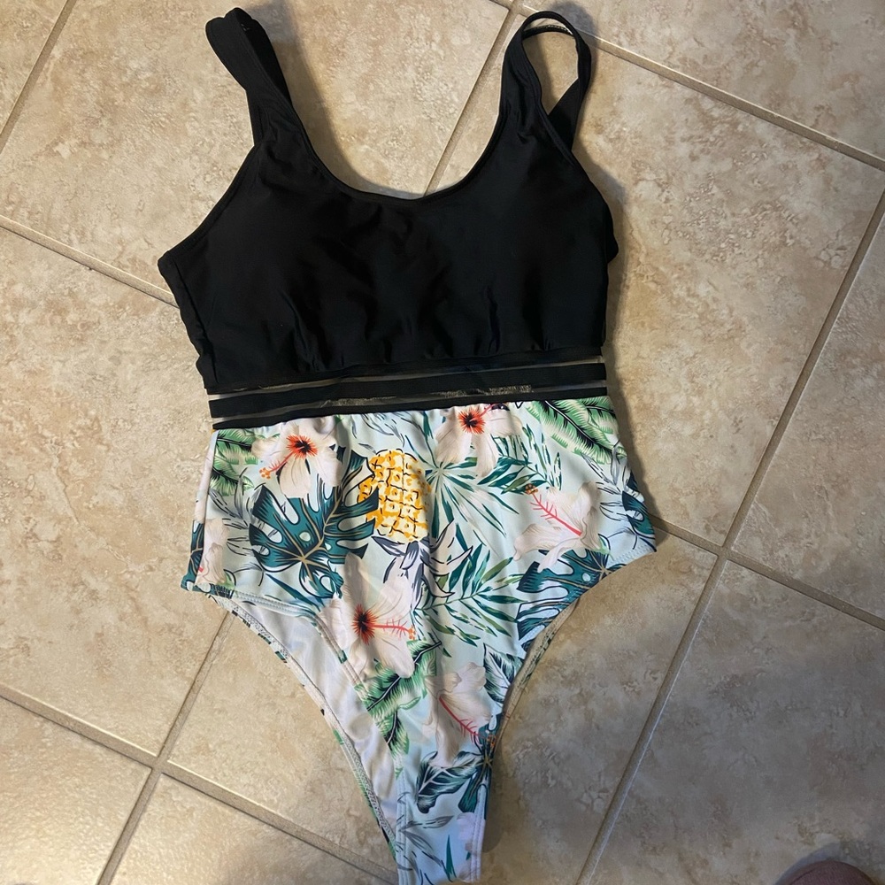 Shein one piece swimsuit size large NWOT